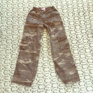 Girls vintage camo cargo pant